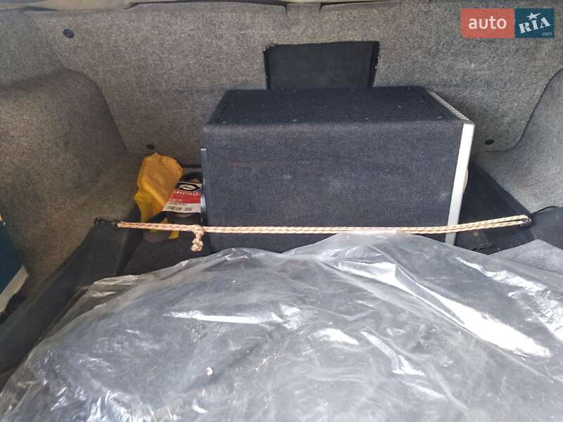 Седан BMW 3 Series 2000 в Львове