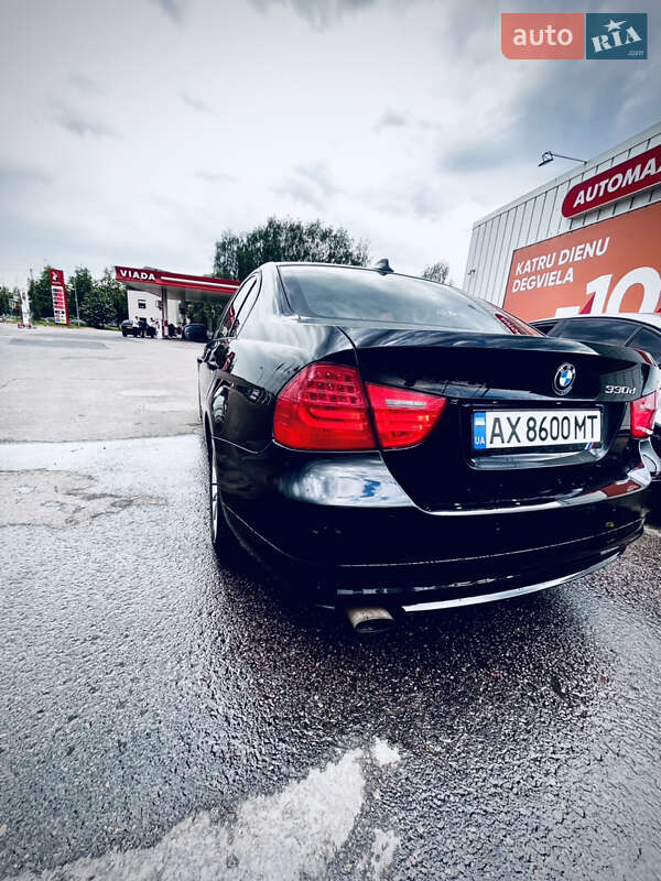 BMW 3 Series 2011