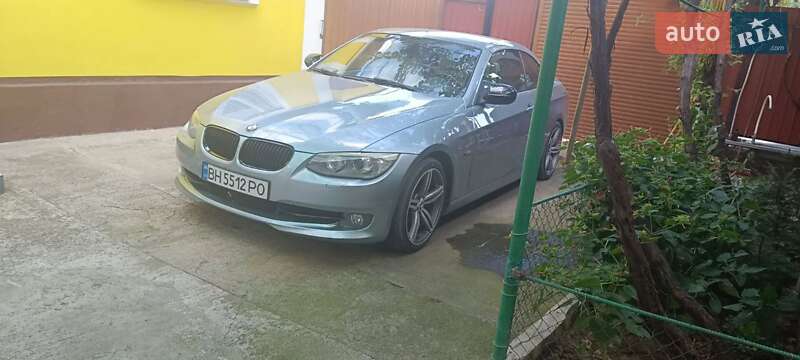 Кабриолет BMW 3 Series 2010 в Южном фото 26 Кабриолет BMW 3 Series 2010 в Южном