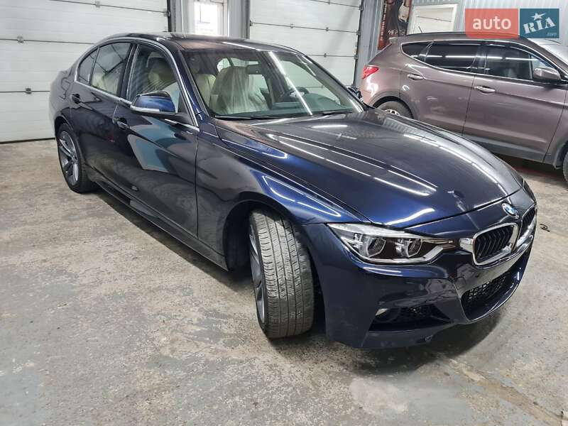 Седан BMW 3 Series 2016 в Чернівцях