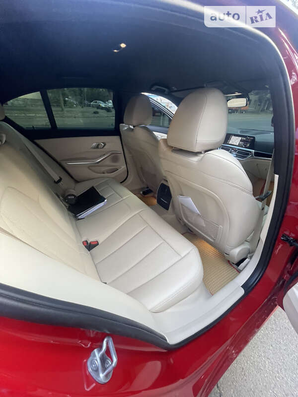 Седан BMW 3 Series 2022 в Дніпрі