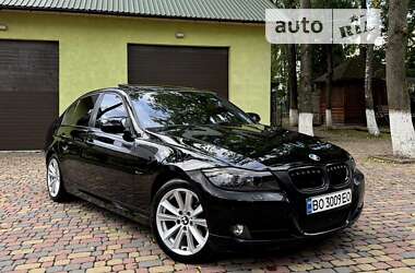 Седан BMW 3 Series 2011 в Черновцах