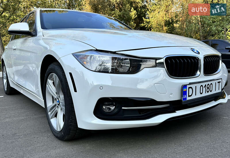 Седан BMW 3 Series 2017 в Киеве