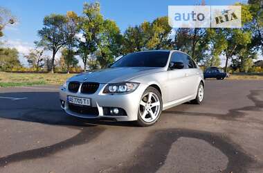 Седан BMW 3 Series 2011 в Шполі