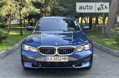 Седан BMW 3 Series 2022 в Киеве