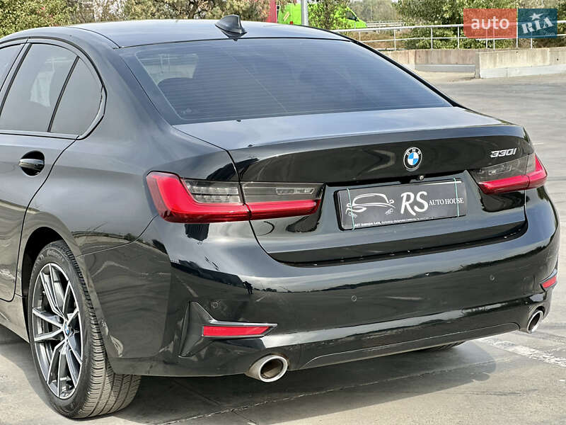 Седан BMW 3 Series 2019 в Киеве