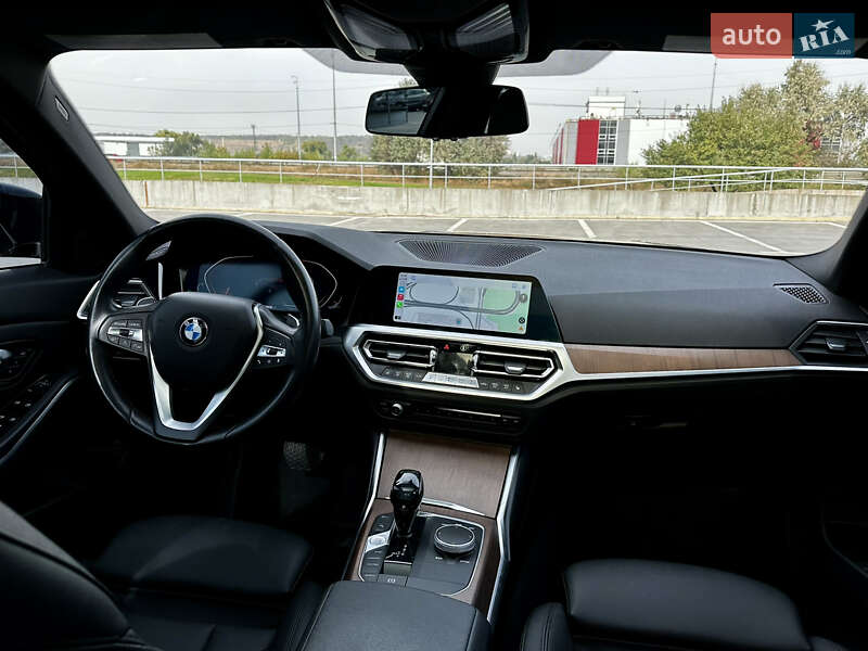 Седан BMW 3 Series 2019 в Киеве
