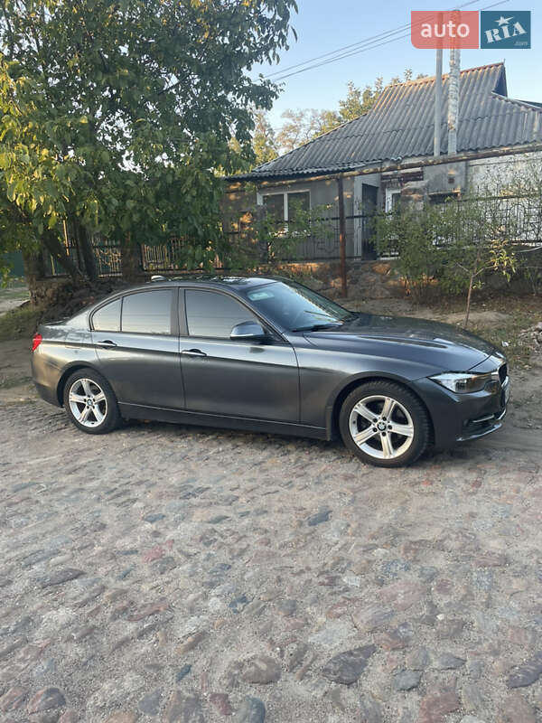 Седан BMW 3 Series 2013 в Первомайську