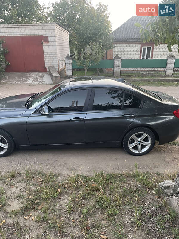 Седан BMW 3 Series 2013 в Первомайську