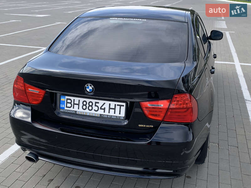 Седан BMW 3 Series 2011 в Одессе