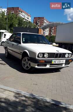 Седан BMW 3 Series 1991 в Днепре