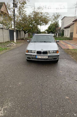 Седан BMW 3 Series 1995 в Виноградові