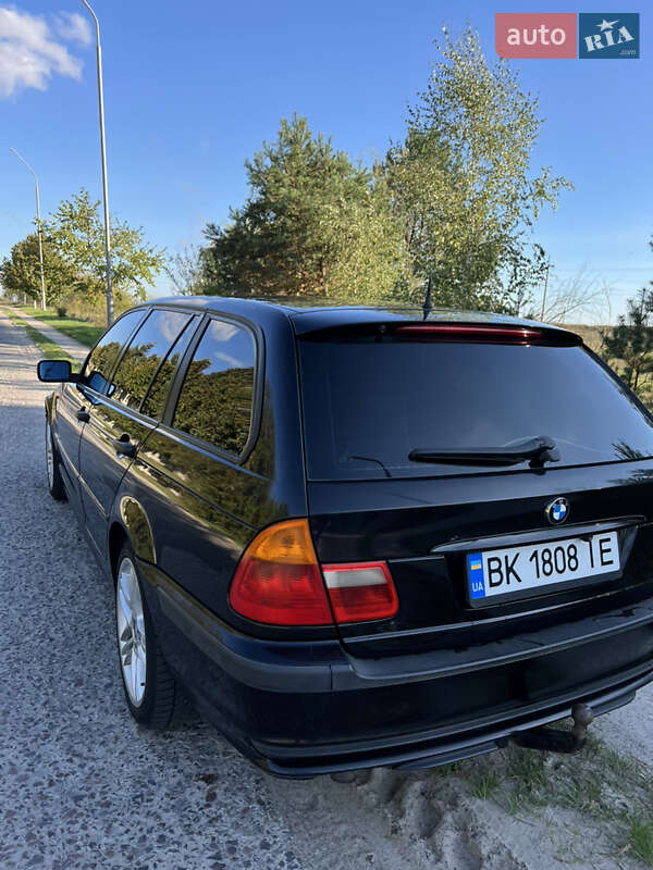 Универсал BMW 3 Series 2005 в Вараше