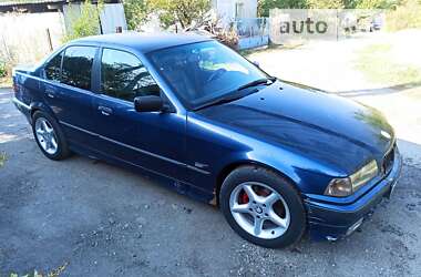 Седан BMW 3 Series 1995 в Павлограді