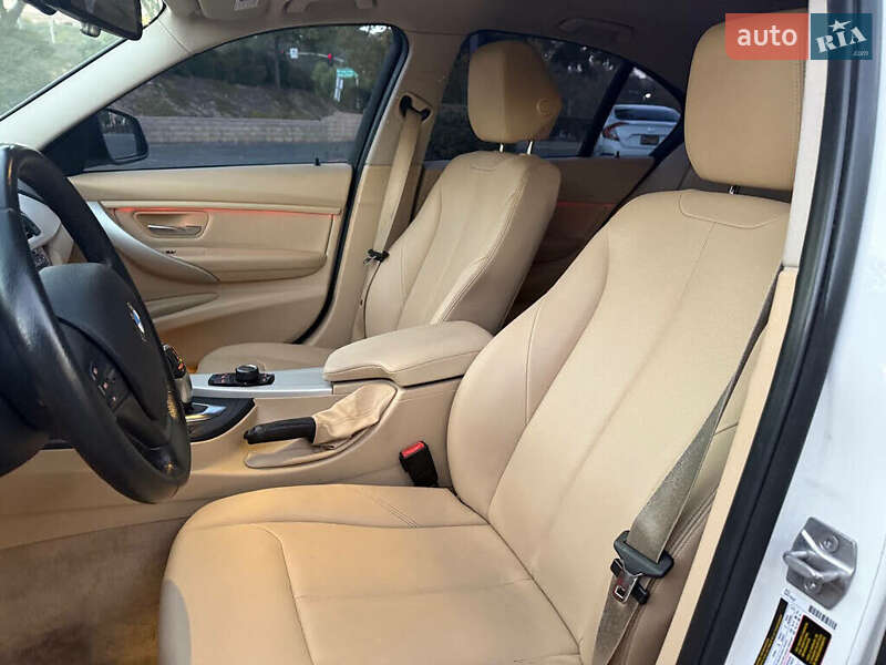 Седан BMW 3 Series 2016 в Львове