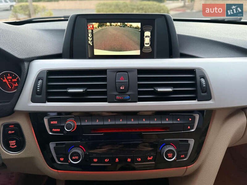 Седан BMW 3 Series 2016 в Львове