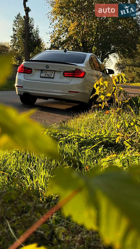 Седан BMW 3 Series 2013 в Ровно