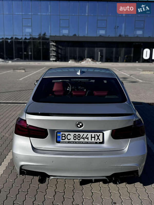 Седан BMW 3 Series 2018 в Львові