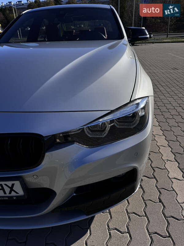 Седан BMW 3 Series 2018 в Львові