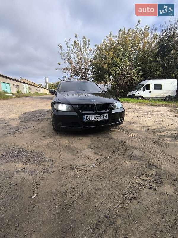 Седан BMW 3 Series 2006 в Ширяево