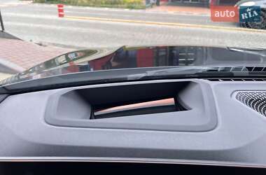 Седан BMW 3 Series 2022 в 