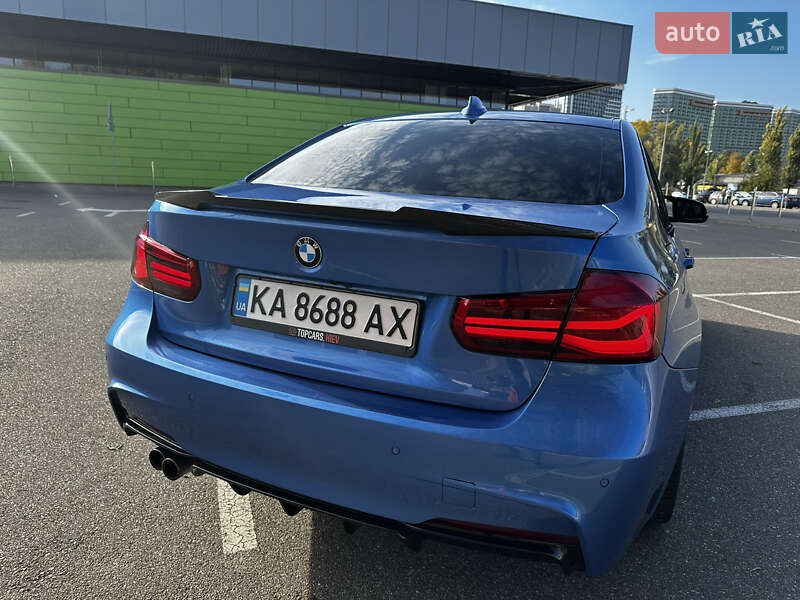 Седан BMW 3 Series 2016 в Киеве