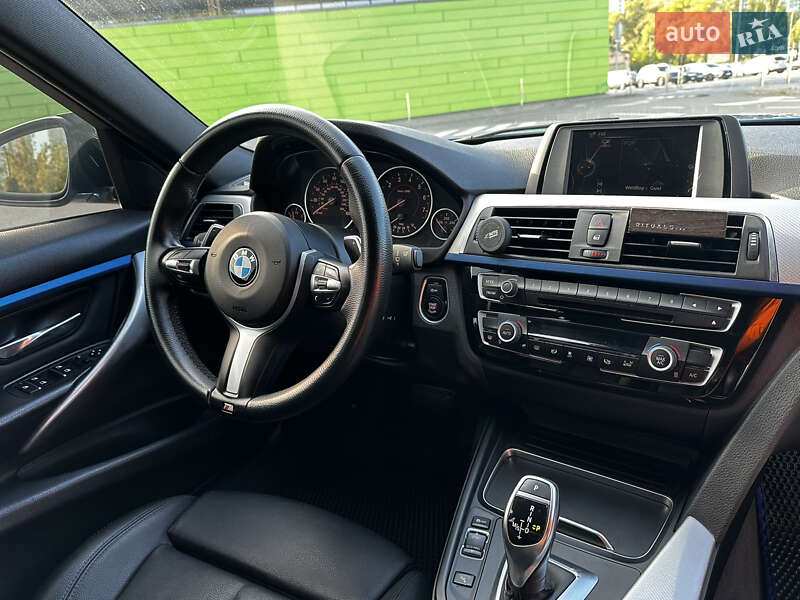 Седан BMW 3 Series 2016 в Киеве