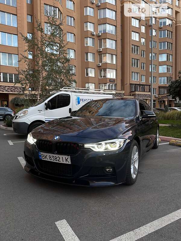 Седан BMW 3 Series 2017 в Киеве