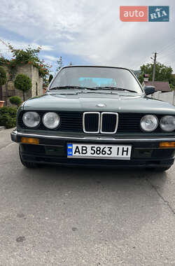 Седан BMW 3 Series 1984 в Киеве