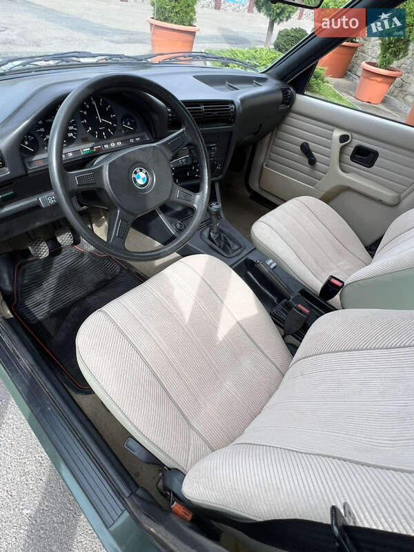 Седан BMW 3 Series 1984 в Киеве