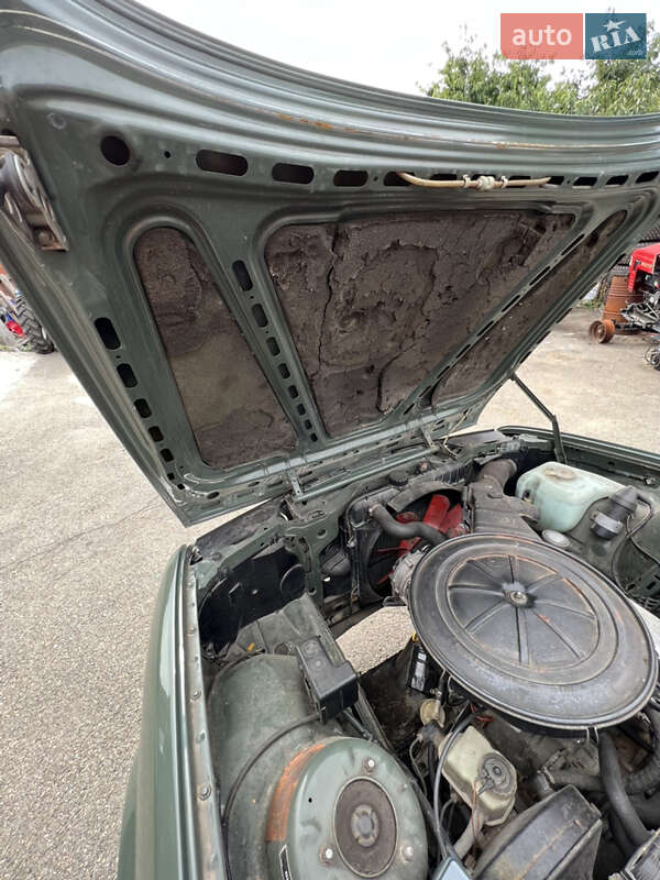 Седан BMW 3 Series 1984 в Киеве