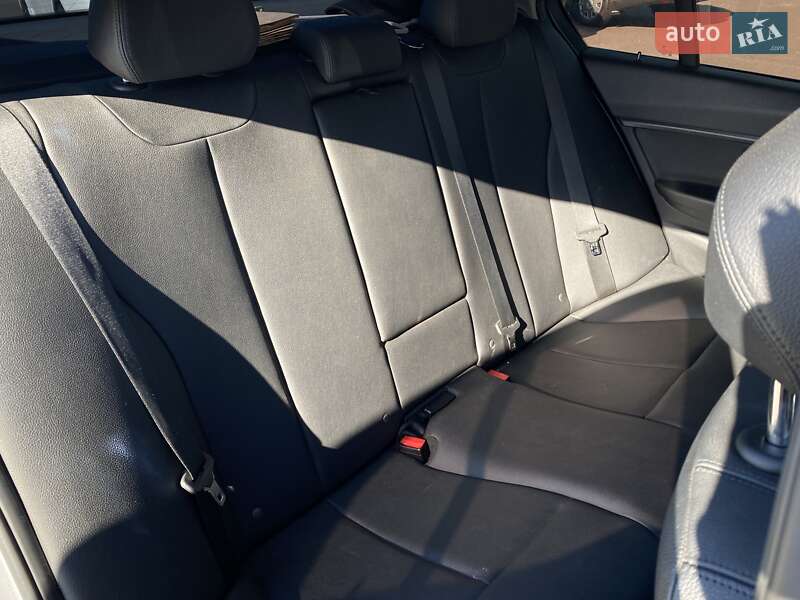 Седан BMW 3 Series 2015 в Одесі