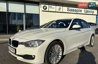 Седан BMW 3 Series 2013 в Виннице