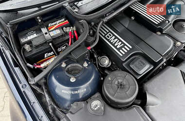 Седан BMW 3 Series 2004 в Києві