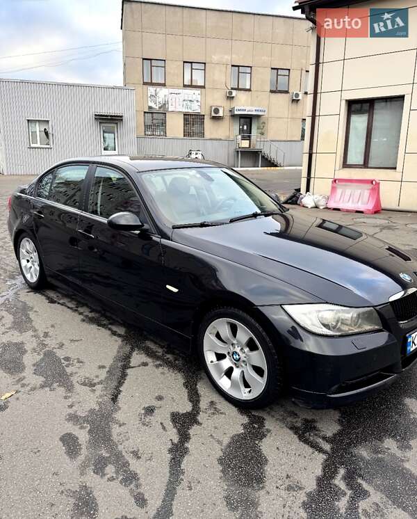 Седан BMW 3 Series 2005 в Киеве
