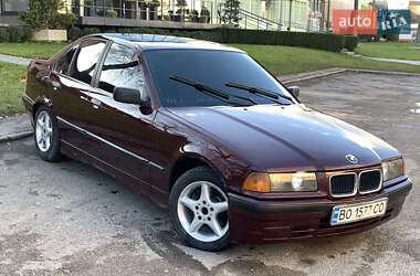 Седан BMW 3 Series 1992 в Збаражі