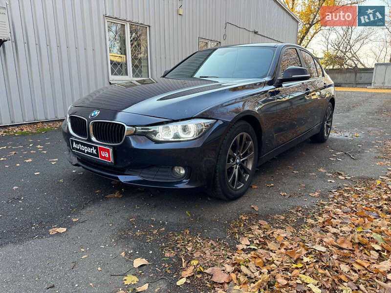 Седан BMW 3 Series 2017 в Киеве