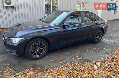 Седан BMW 3 Series 2017 в Киеве