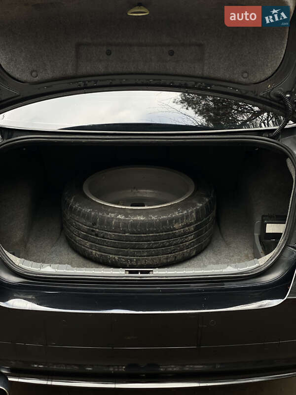 Седан BMW 3 Series 2011 в Чернівцях