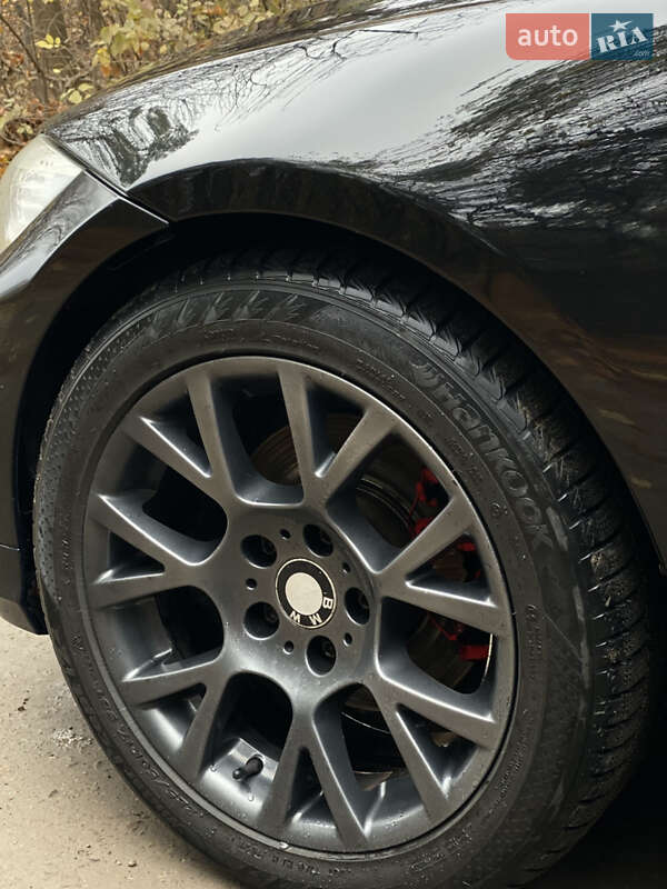 Седан BMW 3 Series 2011 в Чернівцях