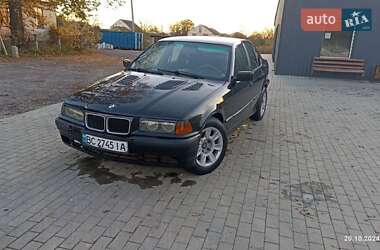 Седан BMW 3 Series 1994 в Володимир-Волинському