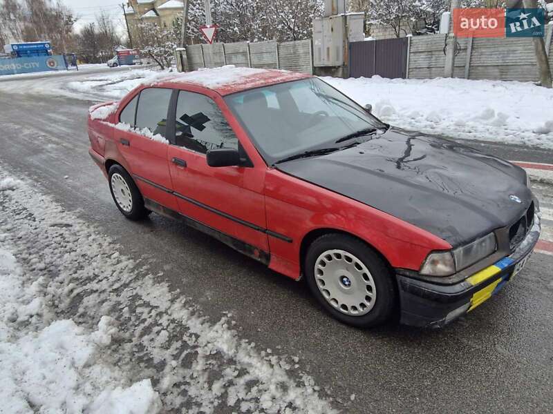 Седан BMW 3 Series 1992 в Киеве