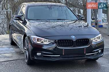 Седан BMW 3 Series 2014 в Черновцах