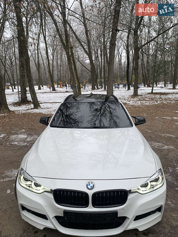 Универсал BMW 3 Series 2016 в 