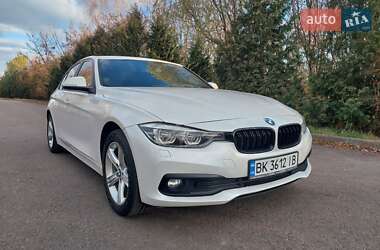 Седан BMW 3 Series 2017 в Ровно