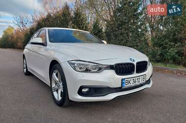 Седан BMW 3 Series 2017 в 