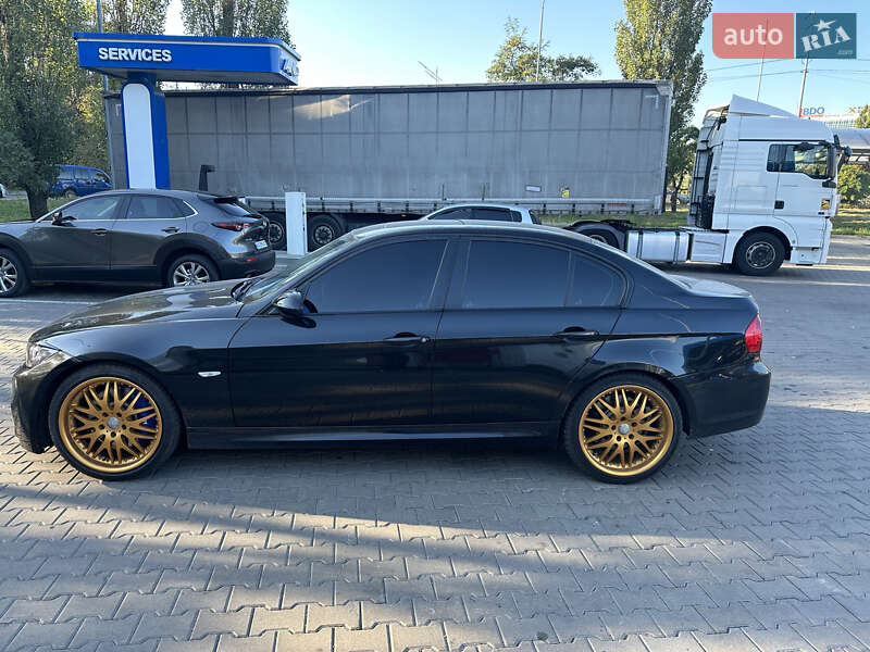 Седан BMW 3 Series 2005 в Киеве