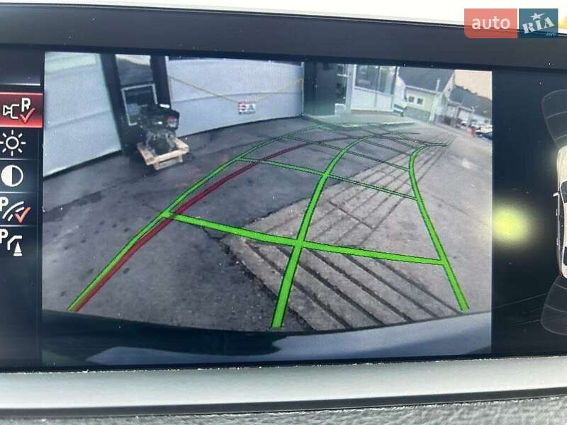 Седан BMW 3 Series 2015 в Львове