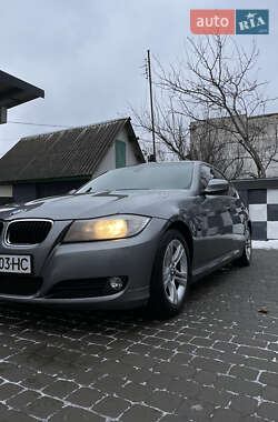 Седан BMW 3 Series 2009 в Староконстантинове