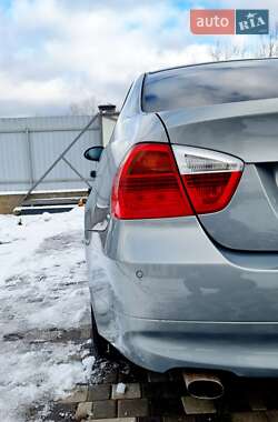 Седан BMW 3 Series 2005 в Киеве